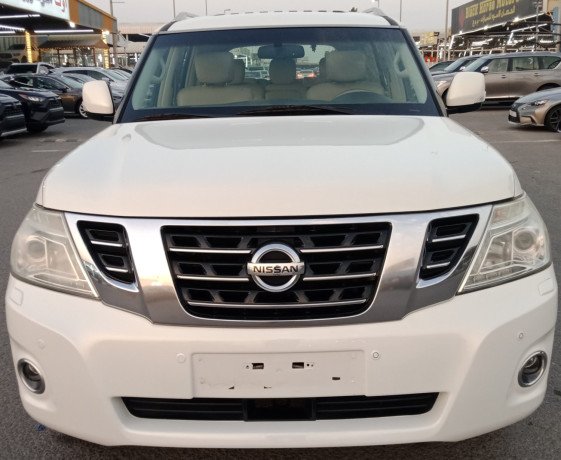 nissan-patrol-se-platinum-v8-56l-full-option-model-2014-big-1