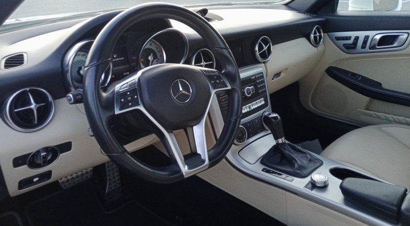 mercedes-benz-slk-200-model-2015-big-4