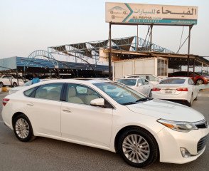 Toyota Avalon Limited V6 3.5L Full Option Model 2014