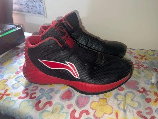 Anta basketball shoes. Size 45