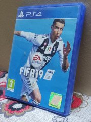 للبيع اسطوانات Fifa 19 .18 .16