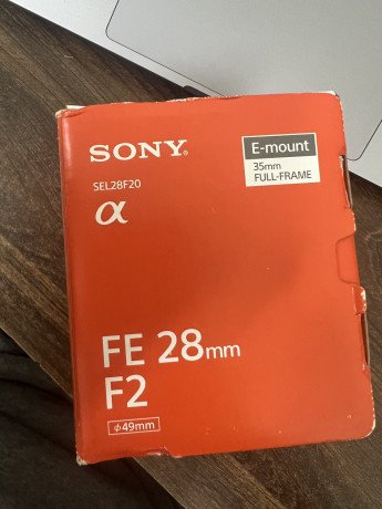 sony-28mm-f2-lens-like-new-big-1