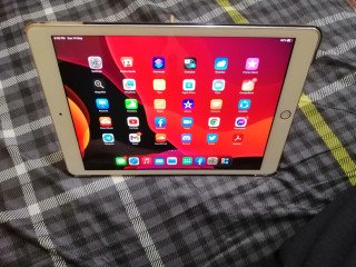 Ipad 7th generation gold 128GB WIFI only