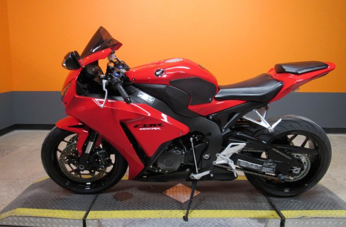 2012-honda-cbr1000rr-big-2