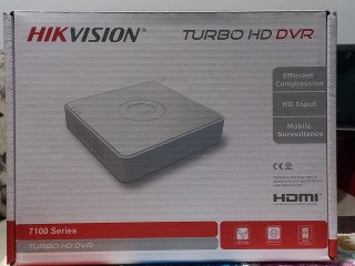 جهاز تسجيل كاميرات مراقبة hikvision 2m 8بورت جديد لم يستخدم نهائي