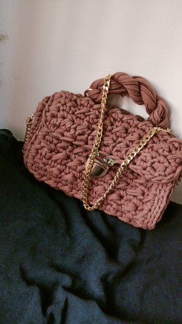 homemade-brown-crochet-bag-with-gold-chain-and-good-clasp-big-0
