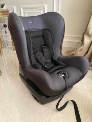 Car seat brand chicco for sale like new