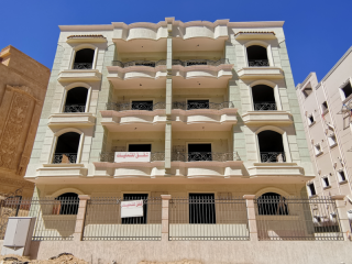 للبيع شقة 165م شارع رئيسي الشيخ زايد مدخل 3